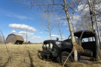 abandoned-and-forgotten-cars-trucks-34