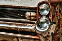 abandoned-and-forgotten-cars-trucks-38
