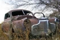 abandoned-and-forgotten-cars-trucks-51