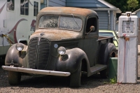 abandoned-and-forgotten-cars-trucks-60