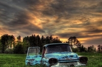 abandoned-and-forgotten-cars-trucks-61