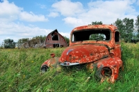 abandoned-and-forgotten-cars-trucks-62
