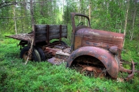 abandoned-and-forgotten-cars-trucks-64