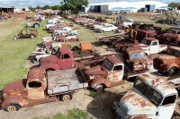 abandoned-and-forgotten-cars-trucks-80