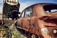 abandoned-and-forgotten-cars-trucks-83
