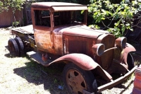 abandoned-and-forgotten-cars-trucks-88