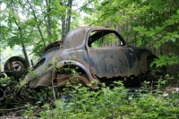 abandoned-and-forgotten-cars-trucks-92