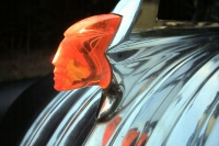 hood-ornaments-1952PontiacHoodOrnament