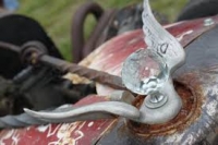 hood-ornaments-panoramio_hood