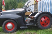 Doodlebugs, Scrambolas, Jitterbugs, Field Crawlers and Other Farm Rigs