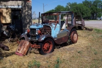 Doodlebugs, Scrambolas, Jitterbugs, Field Crawlers and Other Farm Rigs