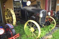 Doodlebugs, Scrambolas, Jitterbugs, Field Crawlers and Other Farm Rigs