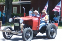 Doodlebugs, Scrambolas, Jitterbugs, Field Crawlers and Other Farm Rigs