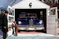 1947_Packard_Clipper_Super_Touring_Sedan