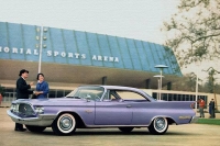1960_Chrysler_New_Yorker_b