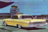 1961_Mercury_Monterey_in_Sunburst_Yellow
