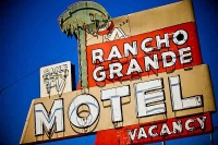 Vintage_Signs_and_Neon_Lights_61