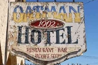 Vintage_Signs_and_Neon_Lights_65