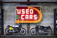 Vintage_Signs_and_Neon_Lights_83