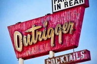 Vintage_Signs_and_Neon_Lights_89