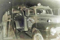 Vintage-Tow-Trucks-Wreckers-Car-Haulers-27