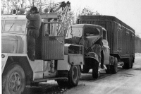 Vintage-Tow-Trucks-Wreckers-Car-Haulers-69