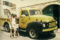 Vintage-Tow-Trucks-Wreckers-Car-Haulers-75