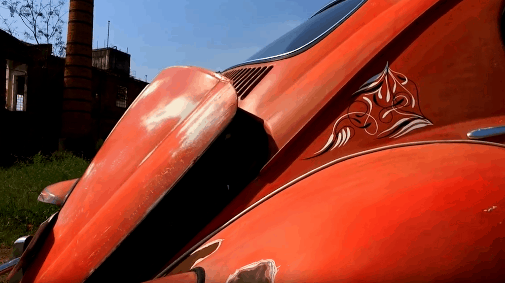 Murilo Dutra's Bagged '64 Beetle ~ Pinstripe Detail