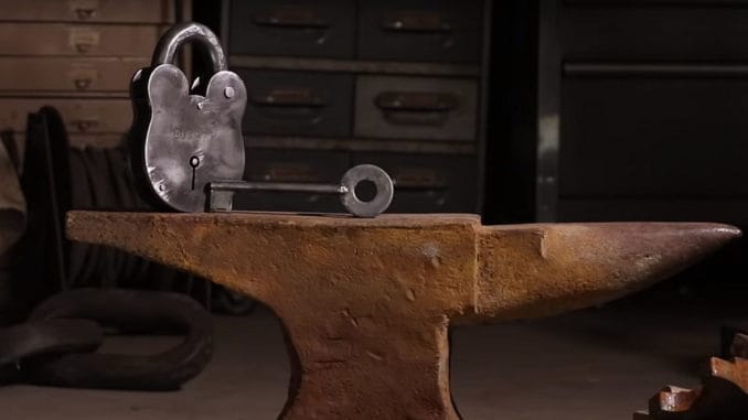 How To Make a Vintage Padlock