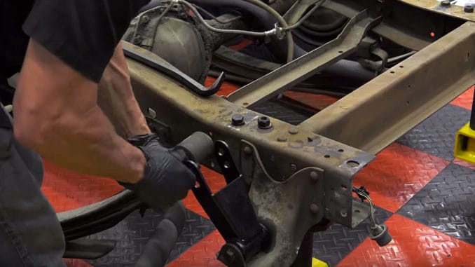 Leaf Spring Axle Flip ~ How To Install a C-Notch and Axle Flip Kit